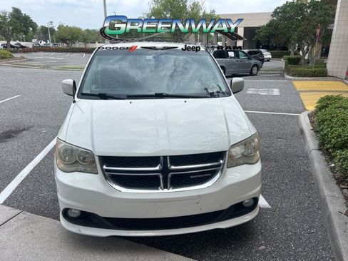 Used 2011 Dodge Grand Caravan Crew w/ Entertainment Group 1 FWD image 11