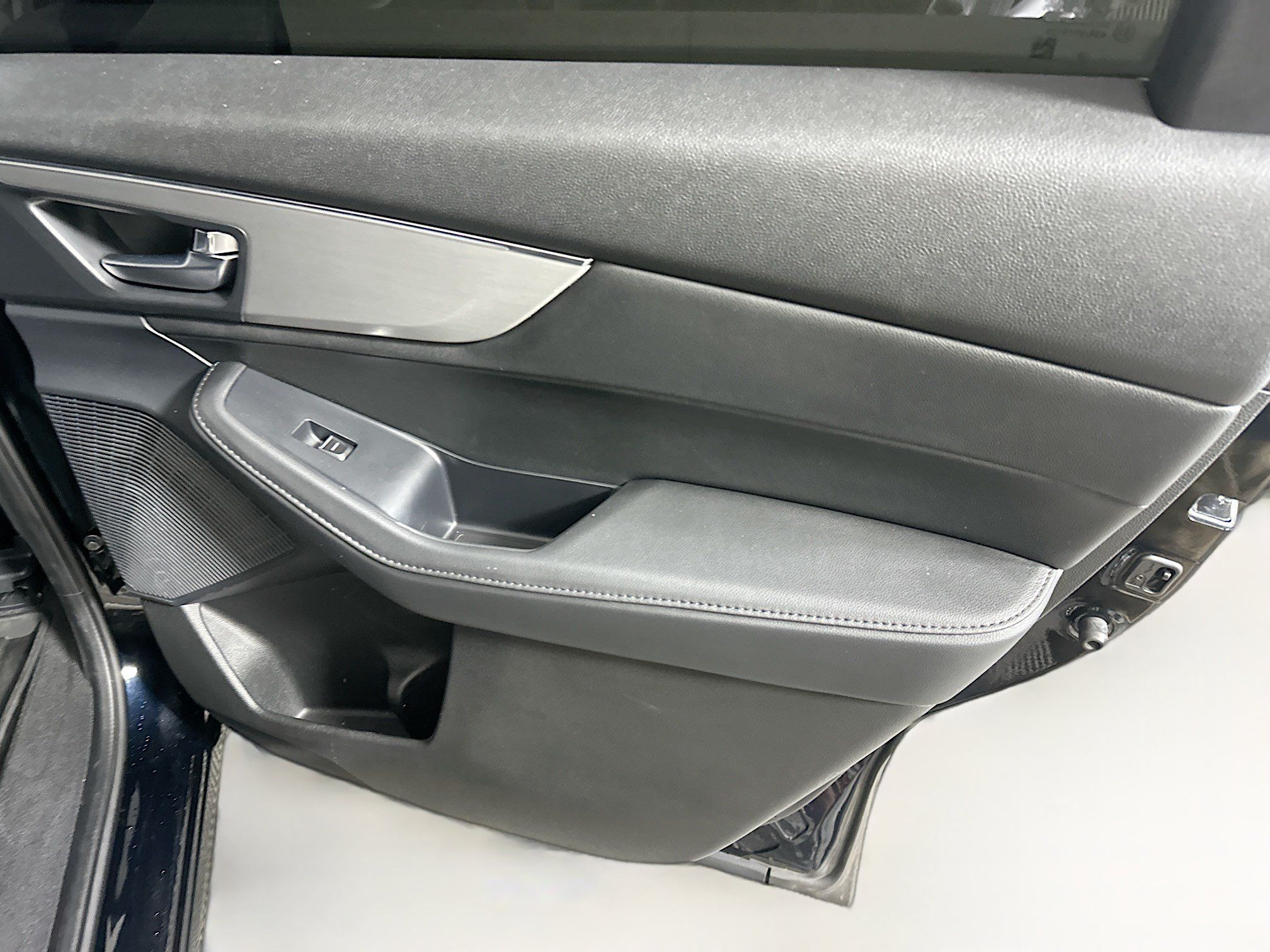 Used 2024 Acura MDX FWD image 32