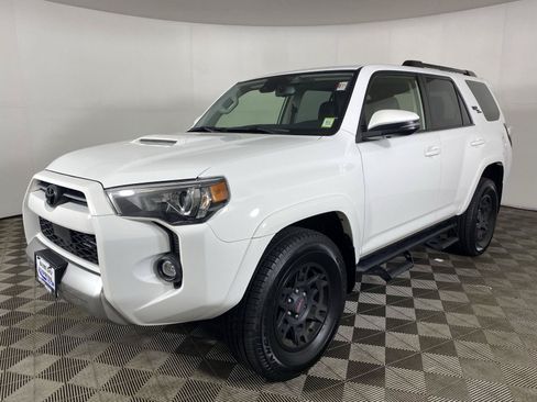 Used 2023 Toyota 4Runner TRD Off-Road Premium w/ Moonroof Package AWD/4WD image 3