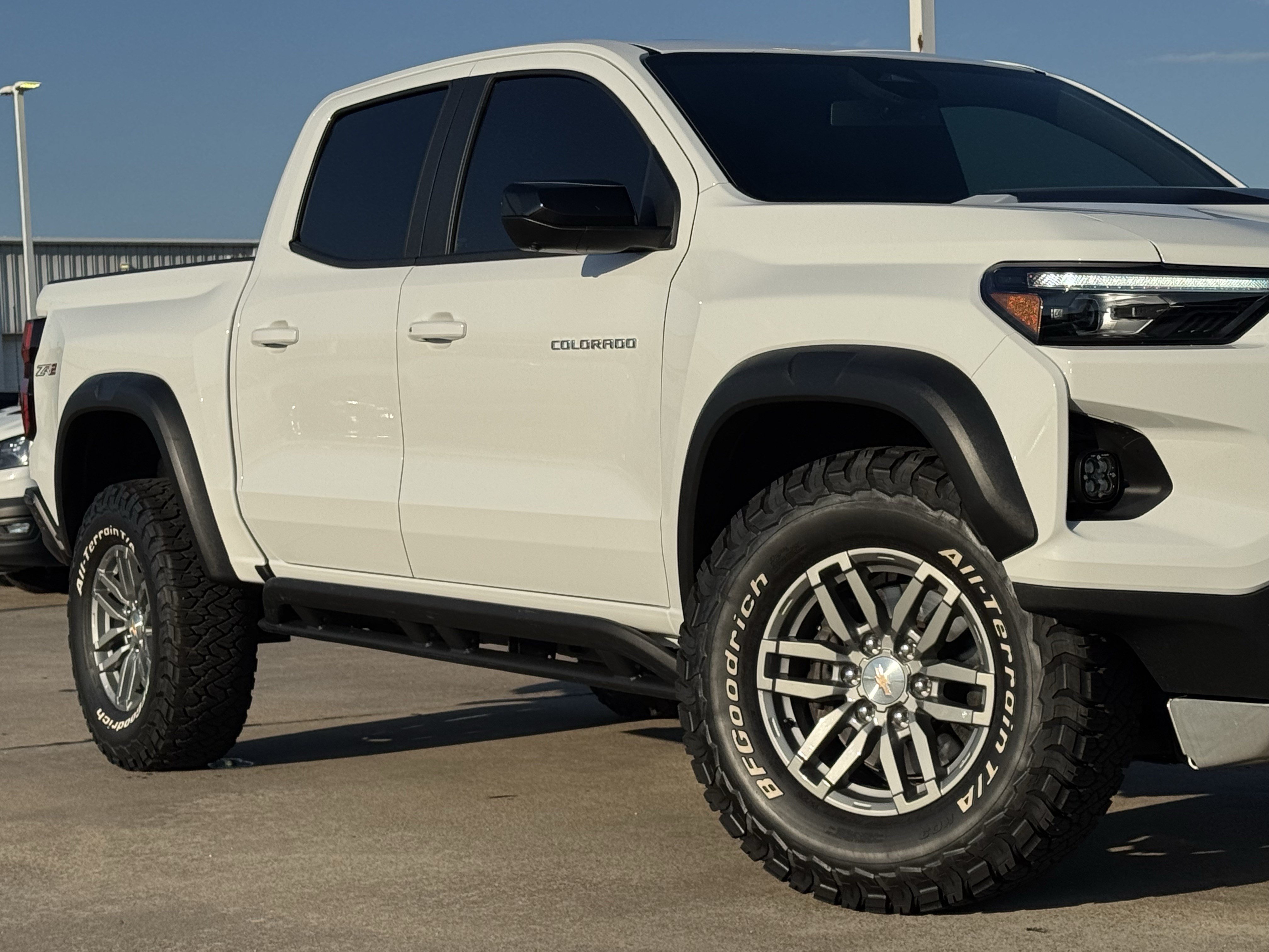 Used 2024 Chevrolet Colorado ZR2 w/ ZR2 Convenience Package III AWD/4WD image 3