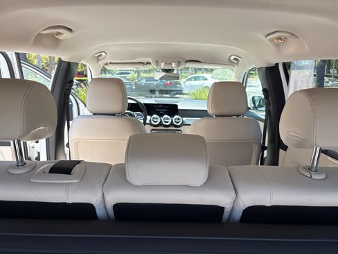 Certified 2022 Mercedes-Benz GLB 250 image 9