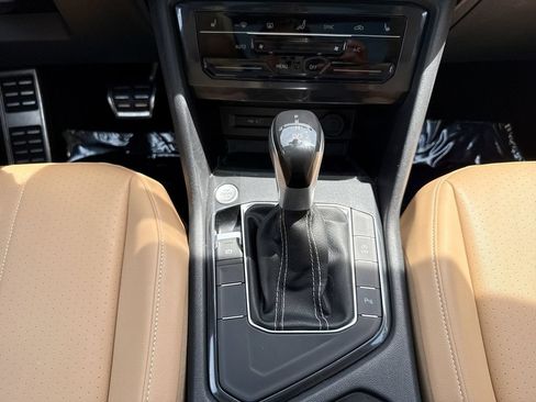 Used 2023 Volkswagen Tiguan SE R-Line FWD image 22