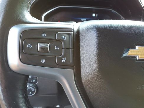 Used 2022 Chevrolet Silverado 1500 LT AWD/4WD image 19