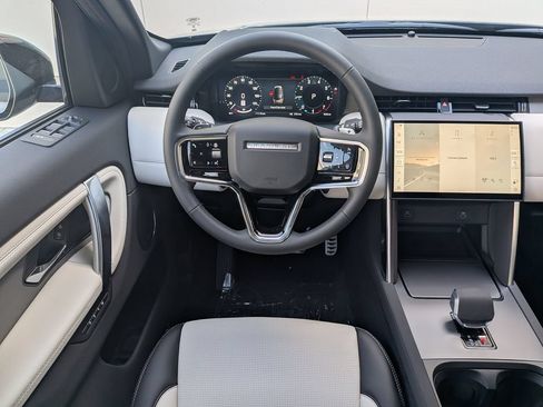 New 2026 Land Rover Discovery Sport Landmark AWD/4WD image 17
