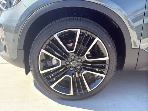 New 2026 Volvo XC40 B5 Ultra w/ Protection Package image 9