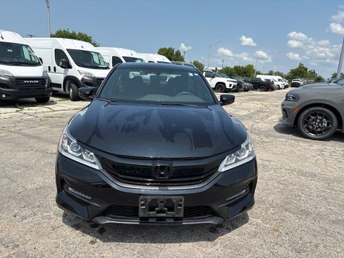 Used 2017 Honda Accord Sport image 2