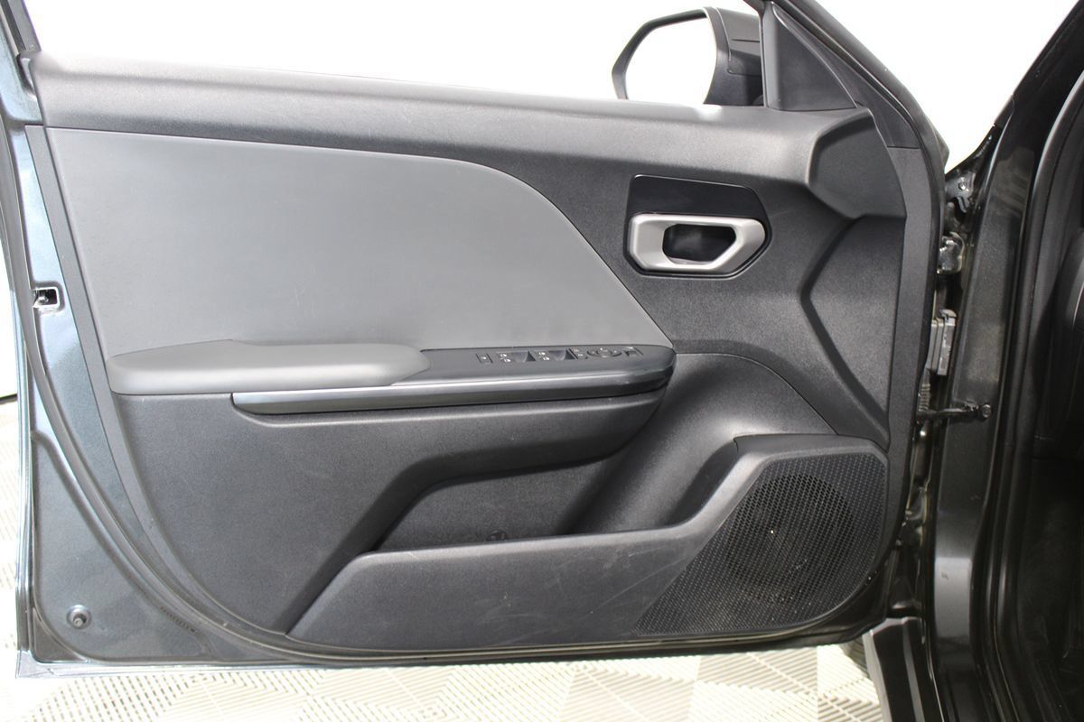 Used 2025 Kia K4 FWD image 7