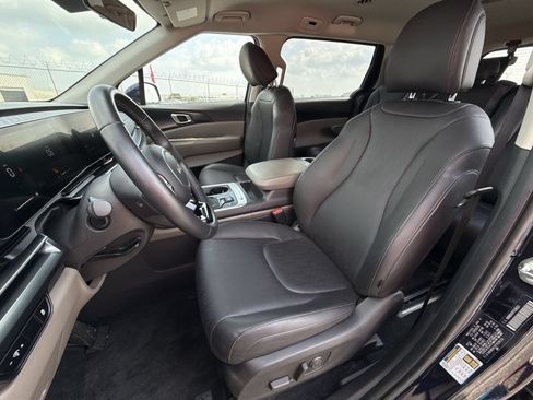Used 2026 Kia Carnival FWD image 13