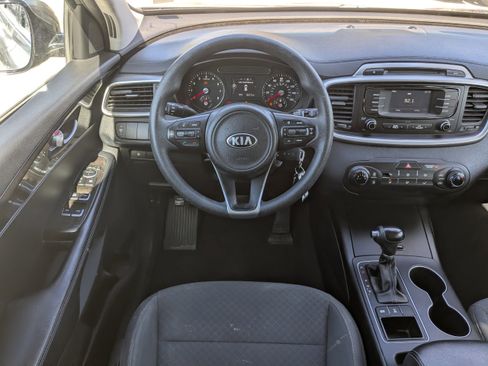 Used 2017 Kia Sorento LX AWD/4WD image 18
