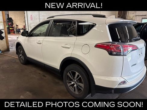 Used 2017 Toyota RAV4 XLE AWD/4WD image 8
