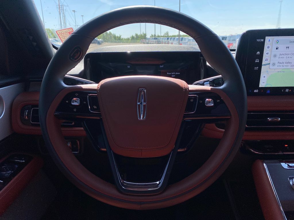 Used 2025 Lincoln Aviator Reserve w/ Equipment Group 201A AWD/4WD image 23