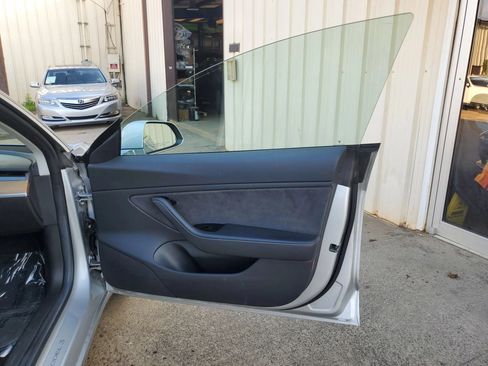 Used 2018 Tesla Model 3 Long Range RWD image 21