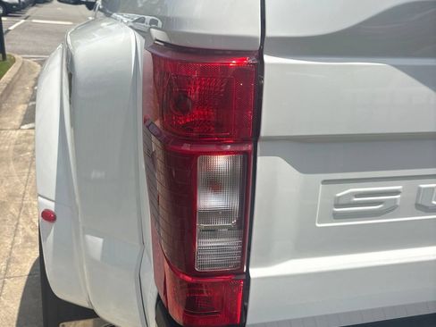 Used 2020 Ford F450 Lariat w/ Lariat Value Package AWD/4WD image 8