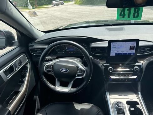 Used 2023 Ford Explorer Limited w/ Equipment Group 301A AWD/4WD image 21