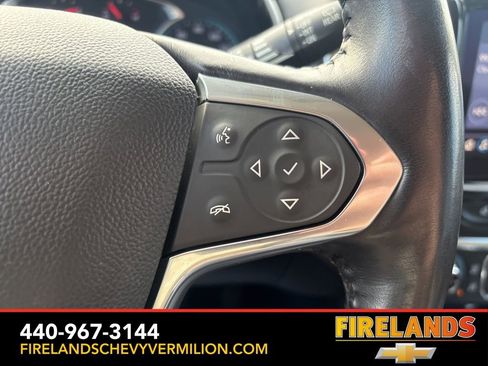 Used 2021 Chevrolet Traverse LT image 17