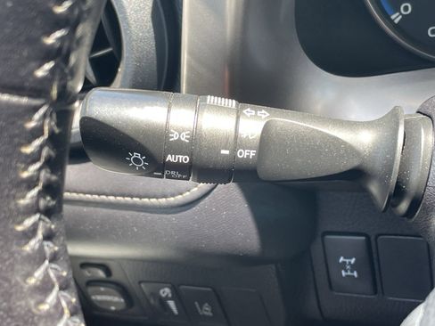 Used 2017 Toyota RAV4 XLE w/ All Weather Liner Package AWD/4WD image 15