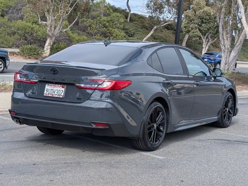 Used 2025 Toyota Camry SE image 13