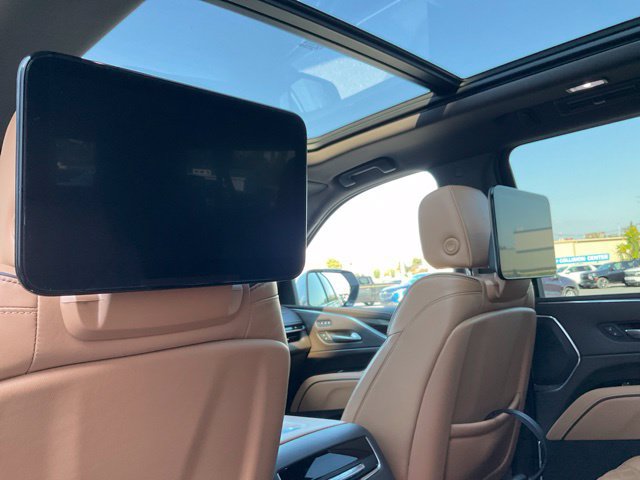 Used 2021 Cadillac Escalade ESV Premium Luxury w/ LPO, Radiant Package AWD/4WD image 23