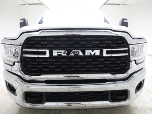 Used 2024 RAM 3500 Big Horn AWD/4WD image 7