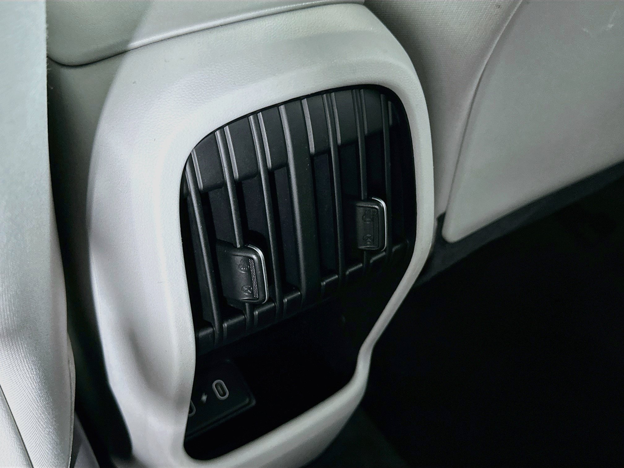 Used 2025 Hyundai Kona SEL FWD image 27