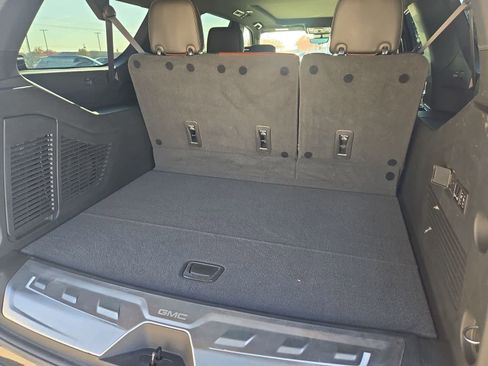 Used 2023 GMC Yukon XL Denali Ultimate image 36