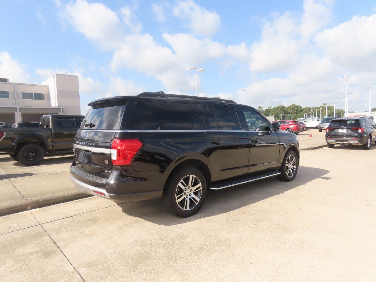 Used 2022 Ford Expedition Max XLT RWD image 11