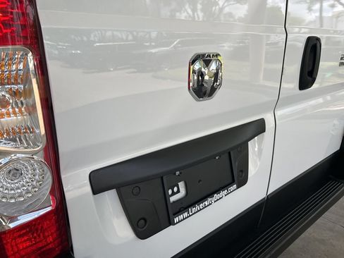 Used 2025 RAM ProMaster 2500 w/ Convenience Group FWD image 16