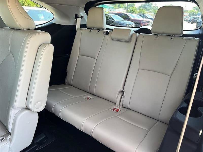Used 2025 Toyota Highlander Limited FWD image 37