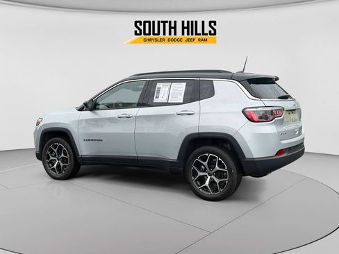 Certified 2025 Jeep Compass Limited AWD/4WD image 3