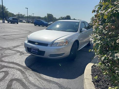 Used 2011 Chevrolet Impala LS FWD image 3