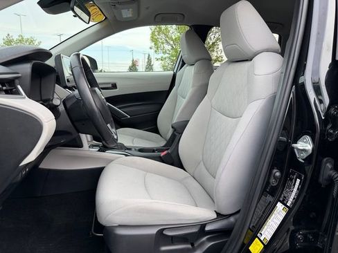 Certified 2023 Toyota Corolla Cross LE image 14