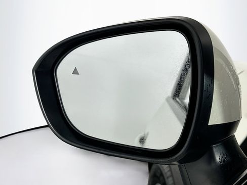 Used 2023 Nissan Rogue SV image 16