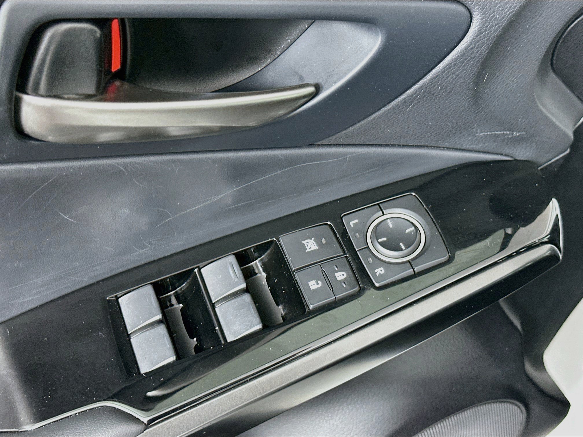 Used 2024 Lexus IS 300 w/ Comfort Package RWD image 15