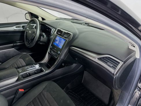 Used 2020 Ford Fusion SE FWD image 28