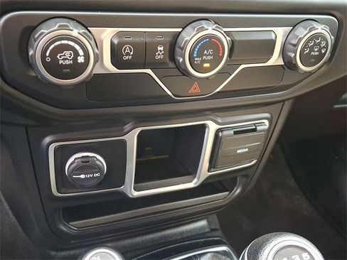 Used 2020 Jeep Gladiator Sport w/ Trailer Tow Package image 15