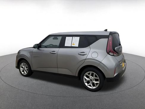 Used 2024 Kia Soul LX w/ Option Group 015 FWD image 10
