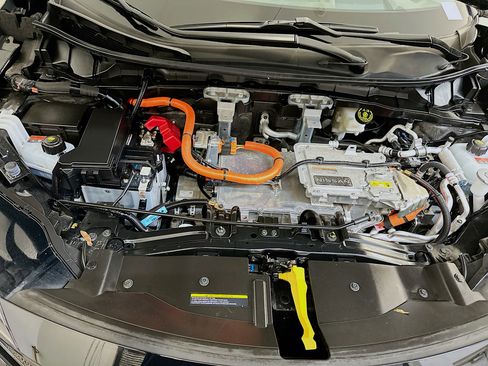 Used 2023 Nissan Ariya AWD image 34