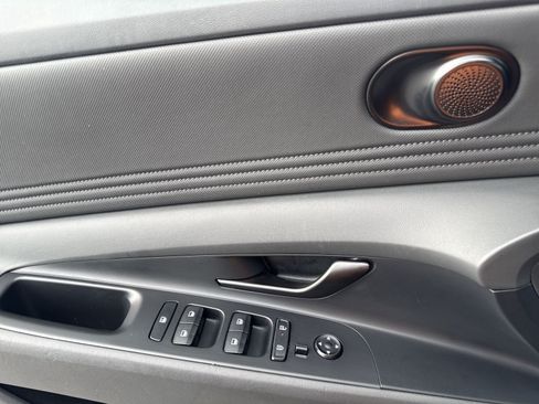 Used 2025 Hyundai Elantra Sport FWD image 15