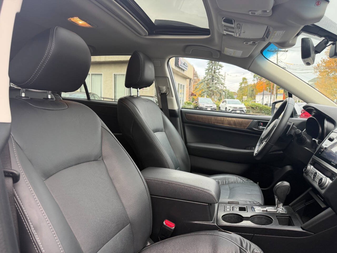 Used 2017 Subaru Outback 2.5i Limited AWD/4WD image 32