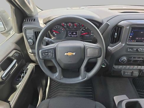 Used 2024 Chevrolet Silverado 1500 Custom image 11