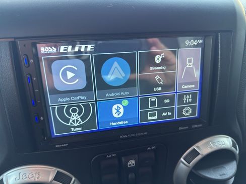 Used 2014 Jeep Wrangler Unlimited Sahara w/ Connectivity Group image 11