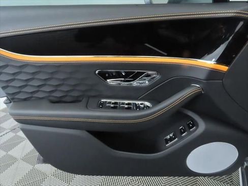 New 2025 Bentley Flying Spur Plug-In Hybrid image 25