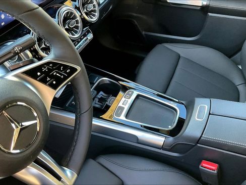 New 2026 Mercedes-Benz GLB 250 4MATIC image 8
