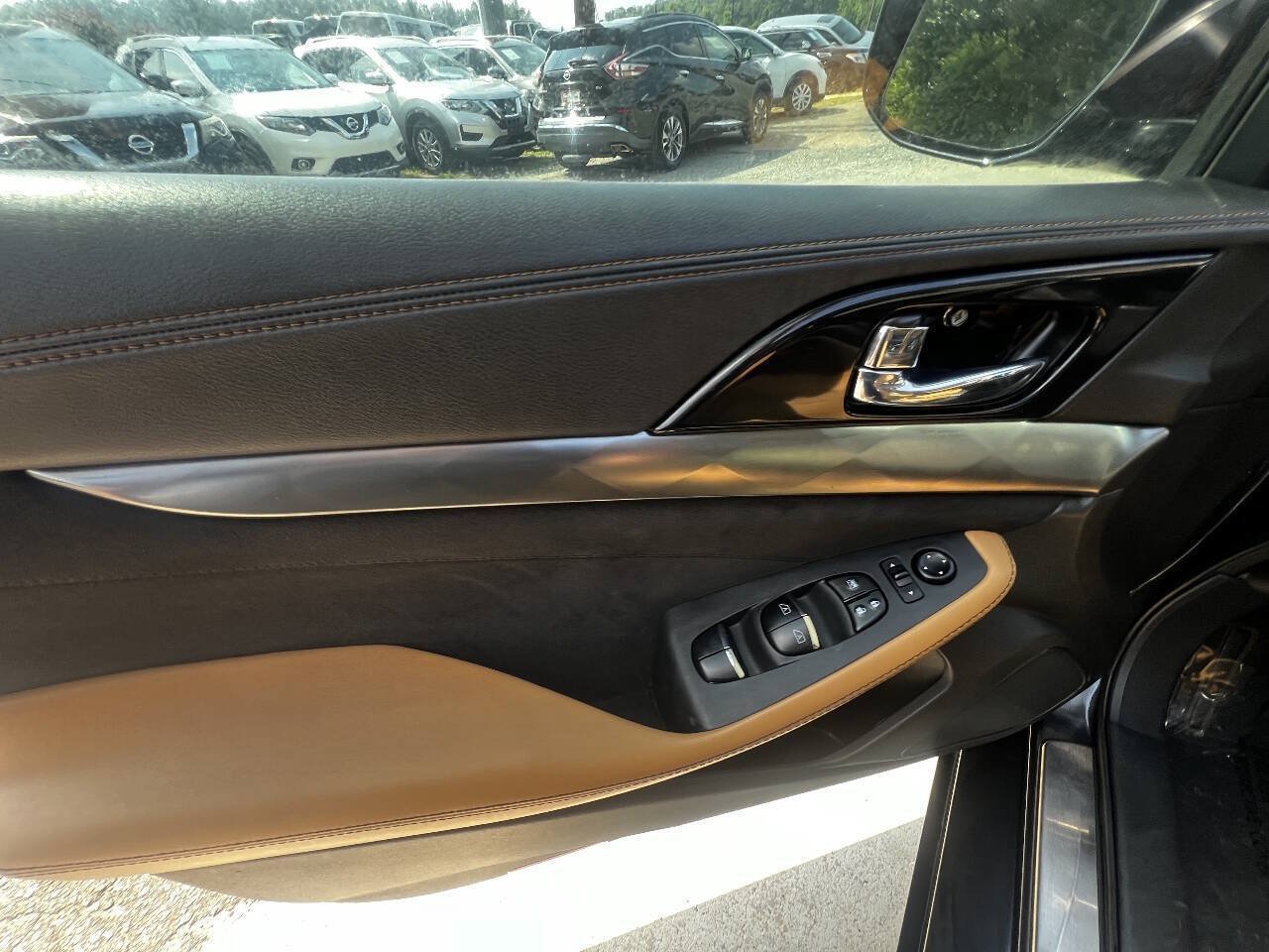 Used 2016 Nissan Maxima SR FWD image 17