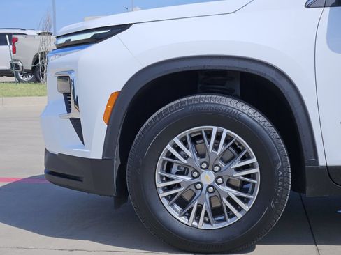 Certified 2026 Chevrolet Traverse LT w/ Driver Confidence Package FWD image 12