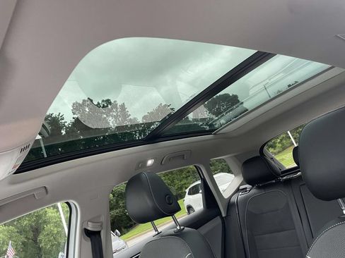 Certified 2023 Volkswagen Taos SE FWD image 17