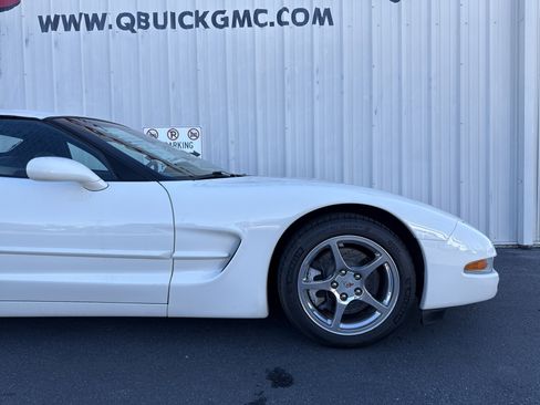 Used 2002 Chevrolet Corvette Convertible w/ Preferred Equipment Group2 image 19