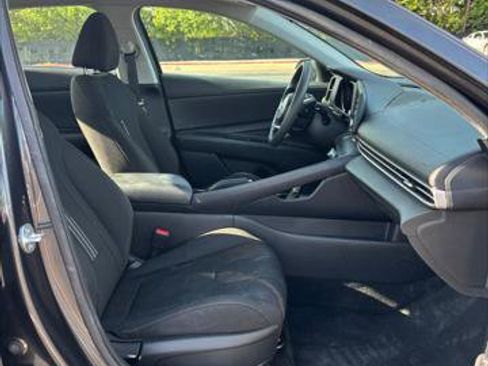 Used 2023 Hyundai Elantra SEL w/ Cargo Package FWD image 16