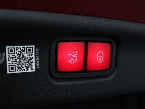 Used 2024 Mercedes-Benz C 300 4MATIC Sedan image 10