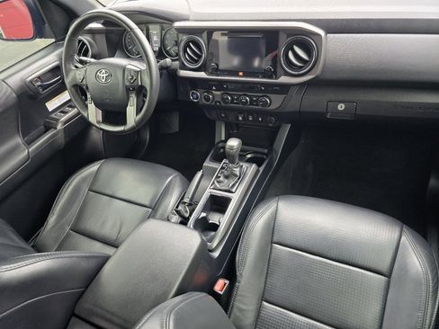 Certified 2019 Toyota Tacoma TRD Off-Road AWD/4WD image 24